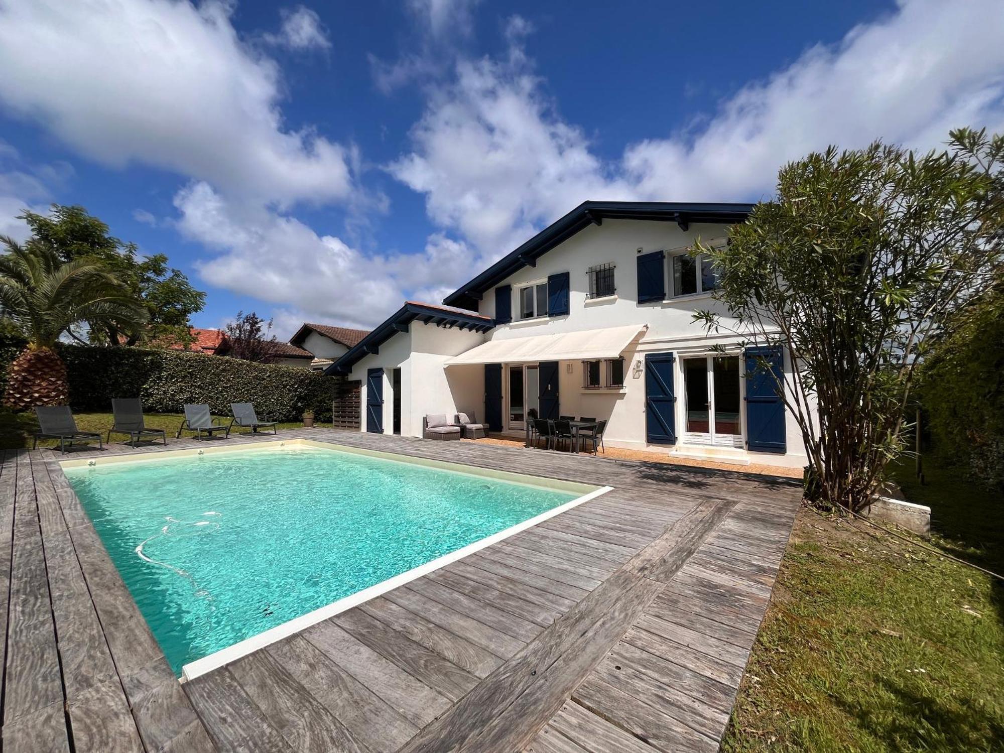 Maison Spacieuse Avec Piscine, Jardins, A 5 Min Des Plages! - Fr-1-239-1064 Villa Saint-Jean-de-Luz Exterior photo